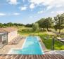 Einzigartige Designer-Villa in einer abgelegenen Gegend von Svetvincenat zu verkaufen - foto 2