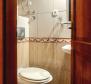 Appartement avec 2 chambres à Rovinj, en première ligne de la mer avec accès direct à la mer, à vendre - pic 12