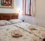Appartement avec 2 chambres à Rovinj, en première ligne de la mer avec accès direct à la mer, à vendre - pic 13