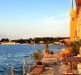 Appartement avec 2 chambres à Rovinj, en première ligne de la mer avec accès direct à la mer, à vendre - pic 16