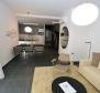 Exklusive Wohnung mit 3 Schlafzimmern, nur 50 m vom Meer in Lovran entfernt, in einer Boutique-Residenz mit Innenpool, zu verkaufen - foto 17