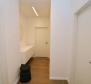 Exklusive Wohnung mit 3 Schlafzimmern, nur 50 m vom Meer in Lovran entfernt, in einer Boutique-Residenz mit Innenpool, zu verkaufen - foto 28