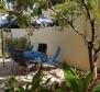 Maison d'appartements à 500 m de la mer à Supetar, à vendre - pic 33