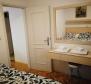 Ház 4 apartmannal Malinskában, 400m-re a tengertől, eladó - pic 11