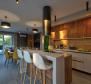 Schöne neu möblierte Villa in unmittelbarer Nähe der Stadt Pula, zu verkaufen - foto 7