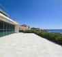 Villa incroyable en bord de mer sur l'île de Vis avec deux appartements et de vastes terrasses, à vendre - pic 5