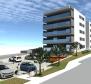 Új modern apartman 2 hálószobával Ciovón, Trogirban eladó - pic 19