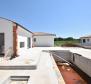 Nouvelle villa moderne de plain-pied dans un emplacement calme à Ližnjan, à vendre - pic 7