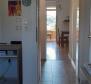 Belle villa sur Čiovo, Trogir, avec piscine, à seulement 200 m de la mer, à vendre - pic 27