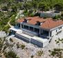 Két fantasztikus új építésű villa a Brač szigeten, az első sorban a tengerhez, hatalmas területen olajfaligettel, eladó - pic 7