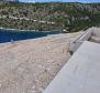 Villa fascinante en première ligne sur l'île de Brač, sur 32 000 m² de terrain, à vendre - pic 11