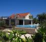 Fascinating villa in Sutivan area of the island of Brac with land plot of 11450 m2, very large land plot for real estate in Croatia! - pic 10