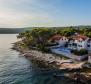 Villa en bord de mer avec piscine finie en pierre traditionnelle sur l'île de Brac - pic 29