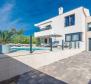 Fantastická moderní vila v oblasti Privlaka s SPA oázou, jacuzzi a bazénem - pic 2