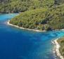 Attractive waterfront land plot for luxury villas construction on Hvar - pic 2