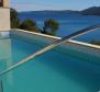 Belle villa au bord de l'eau nouvellement construite avec piscine et place d'amarrage dans une baie robinson-calme sur Korcula - pic 19