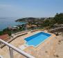 Villa avec piscine et vue mer panoramique, dans un endroit attrayant à seulement 250 mètres de la mer ! - pic 14