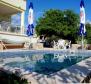 Lovely villa for sale in Sutivan on Brac, with three apartments - pic 3
