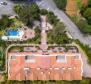 Deux fantastiques penthouses à vendre dans une résidence 5***** étoiles avec piscine à Lovran - pic 2