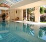 Villa incomparable à Nemira avec une immense piscine intérieure et un complexe spa - pic 3