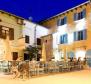 Boutique-hotel for sale in Fazana of fantastic aura and central location 