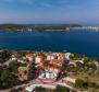 Nová krychlová vila asi 100 metrů od moře, oblast Rogoznica - pic 22