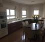 Szép tengerparti turistaszállás 5 apartmanból, közvetlenül a tengerparton - pic 11