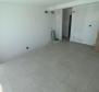 Dwupoziomowy penthouse z tarasem na dachu w Pag w Novalji - pic 19
