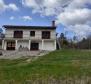 Lovely house in Hum, Buzet on a land plot of 3834 sq.m. - pic 2