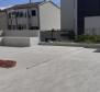Zwei perfekte Apartments mit Meerblick zum Verkauf in Split, nur 150 Meter vom Meer entfernt - foto 2