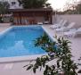 Mini-hotel in Peroj just 600 meters from the sea, 20 bedrooms in total - pic 2