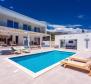 Eine wunderschöne Neubauvilla mit Pool auf einem 860 qm großen Grundstück in Split Stadtrand - foto 29