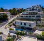Új, modern tengerparti társasház a Ciovo-n kínál villákat eladásra - pic 15