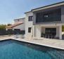 Schöne neue Villa mit Pool auf Krk zu verkaufen - foto 3