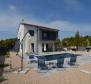 Belle villa neuve avec piscine à Krk à vendre - pic 24