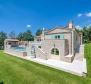 Erstaunliche Villa auf einem großen Grundstück von 3150 qm in Pazin Bereich - foto 3