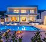 A beautiful newly built villa with pool on an 860 sqm land plot in Split outskirts 