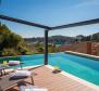 Außergewöhnliche moderne Luxusvilla in der Stadt Korčula, ideal, um 365 Tage im Jahr auf der Insel zu verbringen 