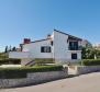 Einfamilienhaus mit Meerblick und mediterranem Garten im Stadtteil Krk, nur 300 Meter vom Meer entfernt! - foto 25