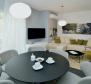 Fantastická turistická nemovitost s 6 luxusními apartmány u písečné pláže na Opatijské riviéře - pic 34