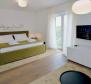 Fantastická turistická nemovitost s 6 luxusními apartmány u písečné pláže na Opatijské riviéře - pic 36