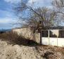 Отличная инвестиционная недвижимость на первой линии моря в Кастель Стафилич с прямым доступом к галечному пляжу - фото 11