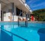 Krásná villetta v zátoce Soline na ostrově Krk s jacuzzi/bazénem, pouhých 350 metrů od moře 