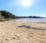 Stavební pozemek na ostrově Vir pouhých 150 metrů od moře - pic 7