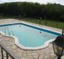 Villa forteresse en pierre solide avec piscine dans la région de Motovun - pic 20