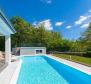Neue Villa im authentischen Stil mit Pool und angelegtem Garten in Labin - foto 23