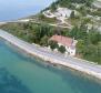 Уникальная недвижимость на берегу моря в ANTENAL в Новиграде - всего в 10 м от моря! 