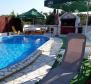 Apart-house of 5 apartments with swimming pool and lovely sea views for sale in Rogoznica - pic 12
