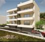 Neue Wohnungen zum Verkauf auf Ciovo, nur 150 Meter vom Meer entfernt, Wohnanlage mit Swimmingpool und Garage - foto 4