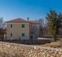 Rustikale neu gebaute Villa mit Swimmingpool zum Verkauf in Muraj, Krk 